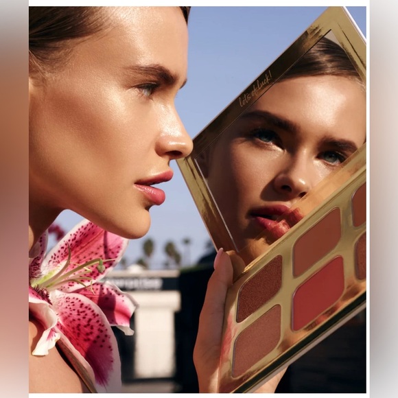 NIB True + Luscious Lucky Glow Bronze and Highlight Palette Full Size - Picture 3 of 12